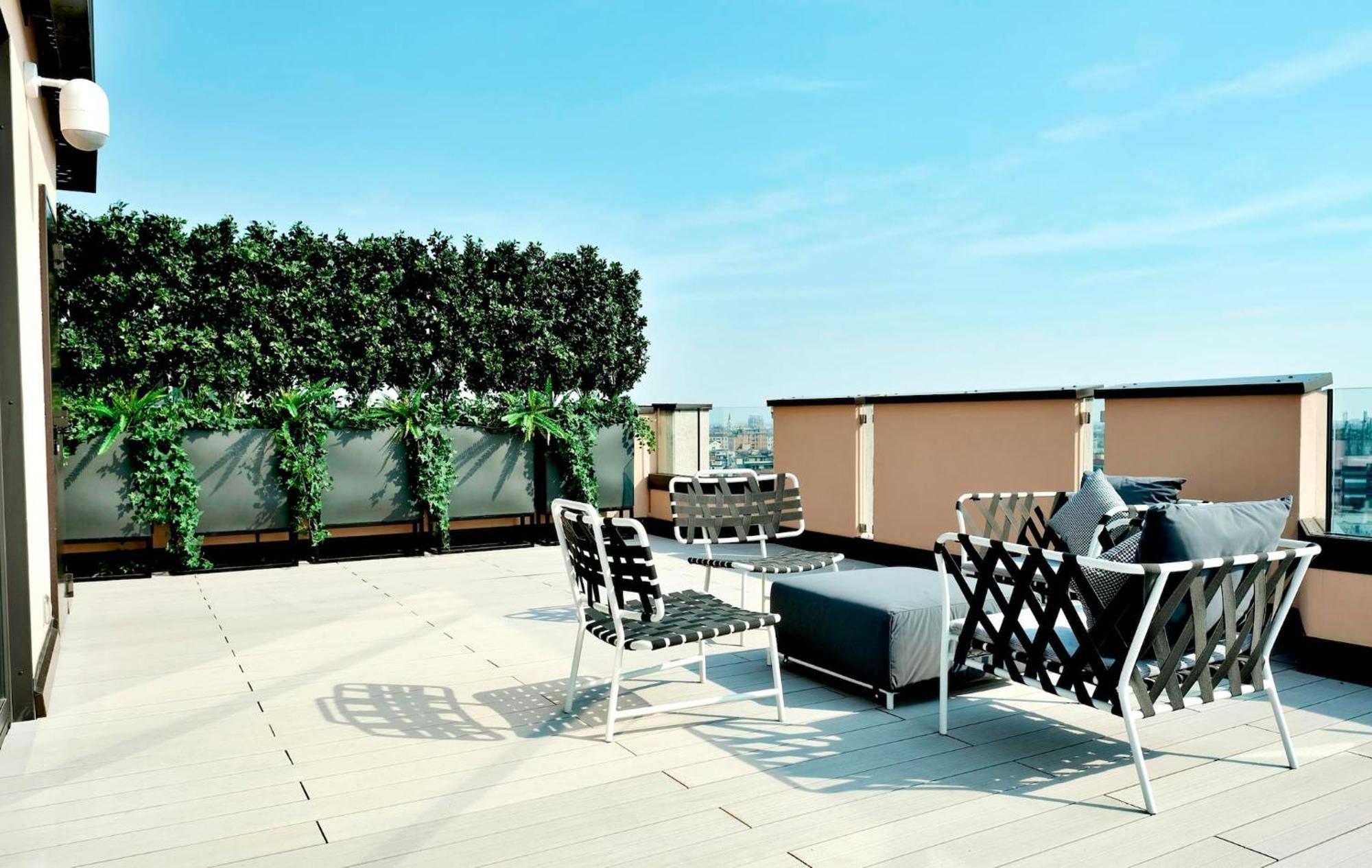 San Babila Central Tower With Panoramic Terrace Overlooking Duomo By Rentopolis Milão Exterior foto
