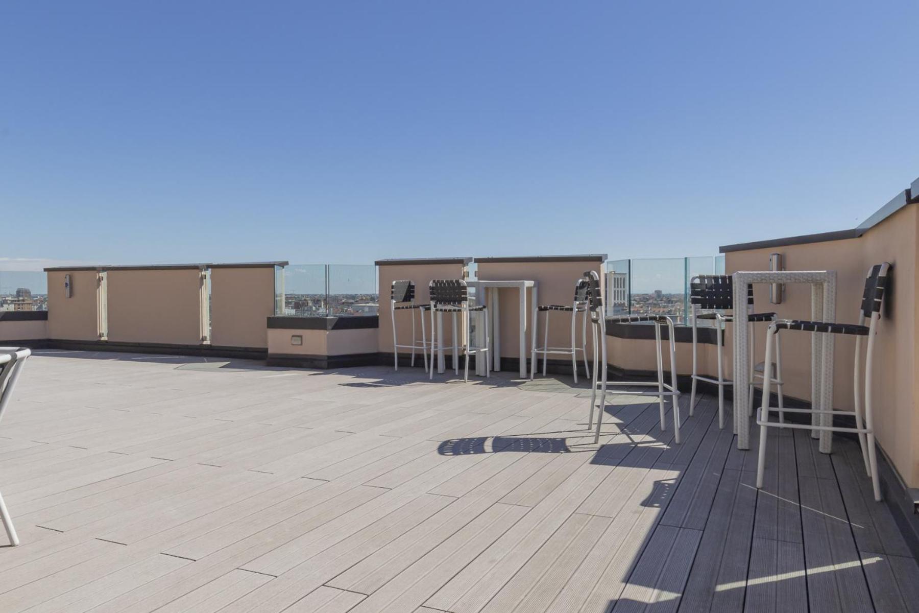 San Babila Central Tower With Panoramic Terrace Overlooking Duomo By Rentopolis Milão Exterior foto